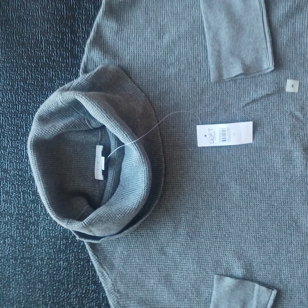 LOFT Outlet - NWT Sweater - Gray - Medium